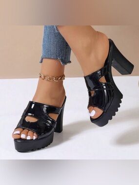 NWT Chunky Peep Toe Black Heels